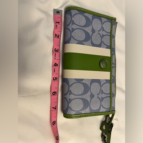 Vnt Coach pvc blue/green extra large purse and - Picture 15 of 17